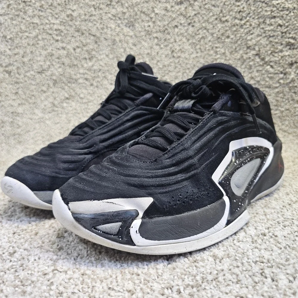 Jordan Air Jordan Mens 9.5 Black White Low Top Basketball Sneakers With‎ Defects